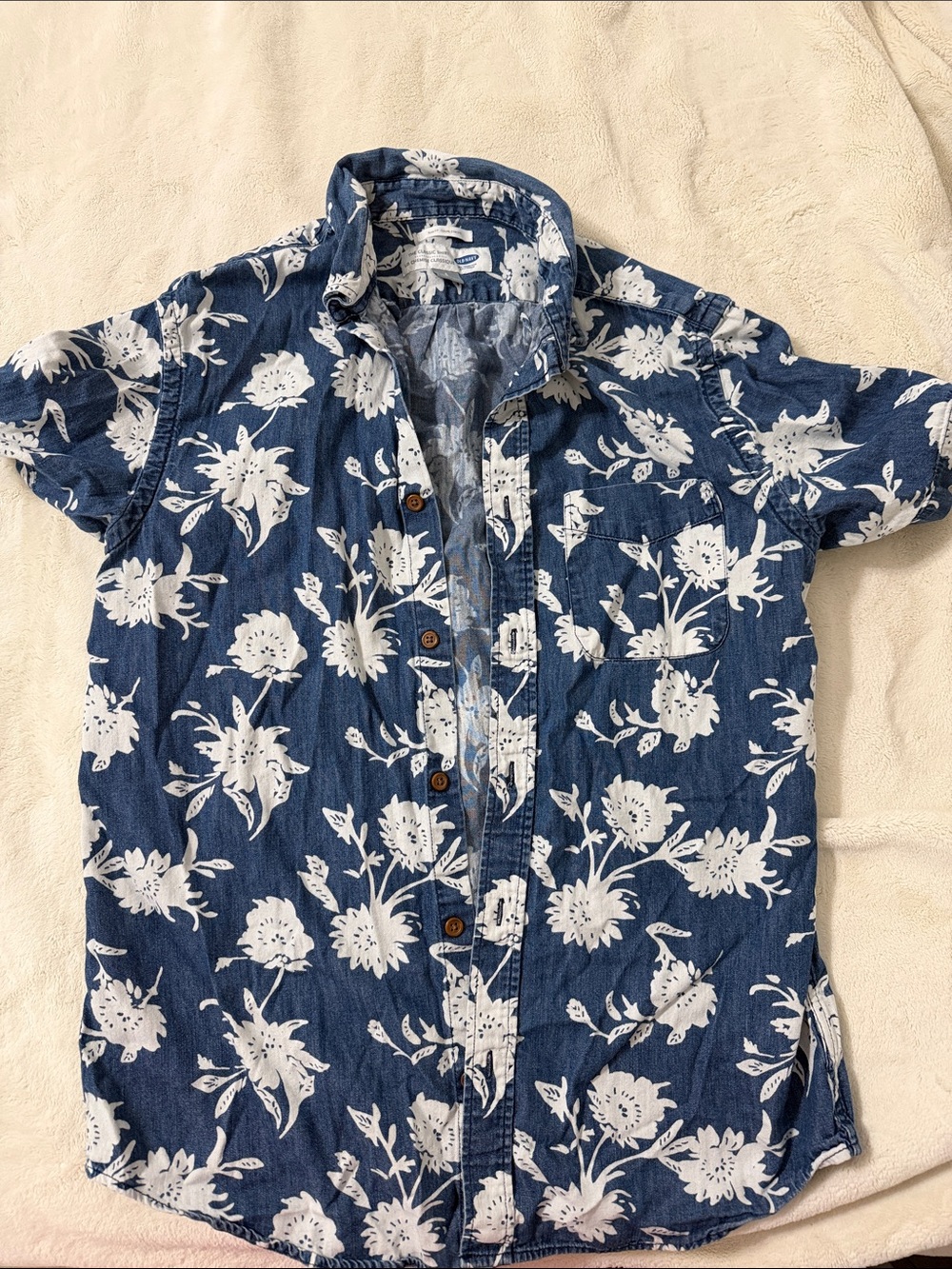 Old Navy Blue and White Floral Short-Sleeve Button-Down Shirt